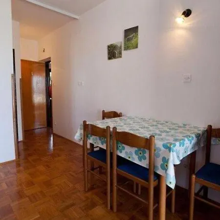 Apartment Lana Punat