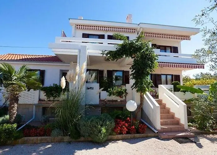 Апартаменты Lana