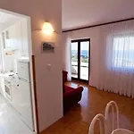 Lana Apartment Punat