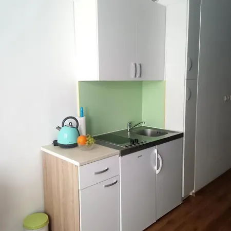 Lana Apartment *